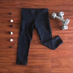 Fabletics Pocket Cut Out Leggings / XS